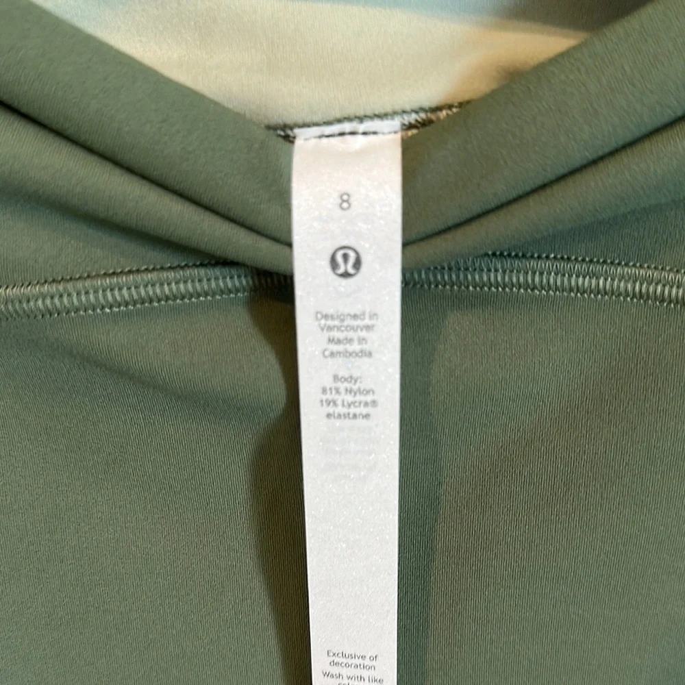 Lululemon Athletica Align 23” Dark Green and Light Green Color-Blocked Leggings - Picture 3 of 3
